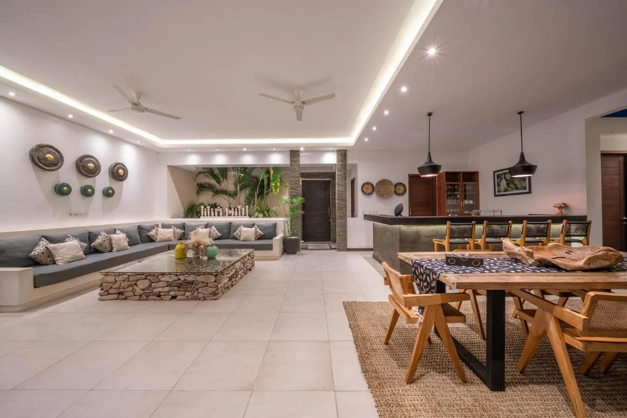 Villa Tira - Elegant 3Br In Central Seminyak 0*, Seminyak (Bali) Indonesia