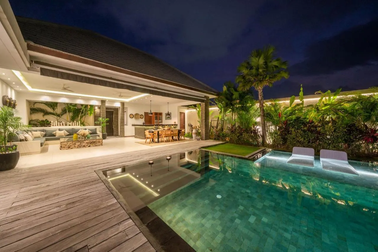 Villa Tira - Elegant 3Br In Central Seminyak