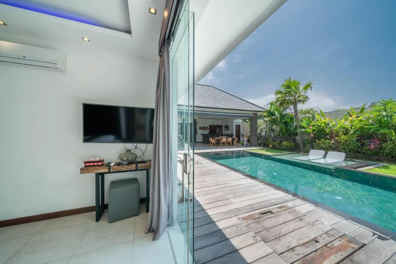 Villa Tira - Elegant 3Br In Central Seminyak 0*, Семиньяк Индонезия