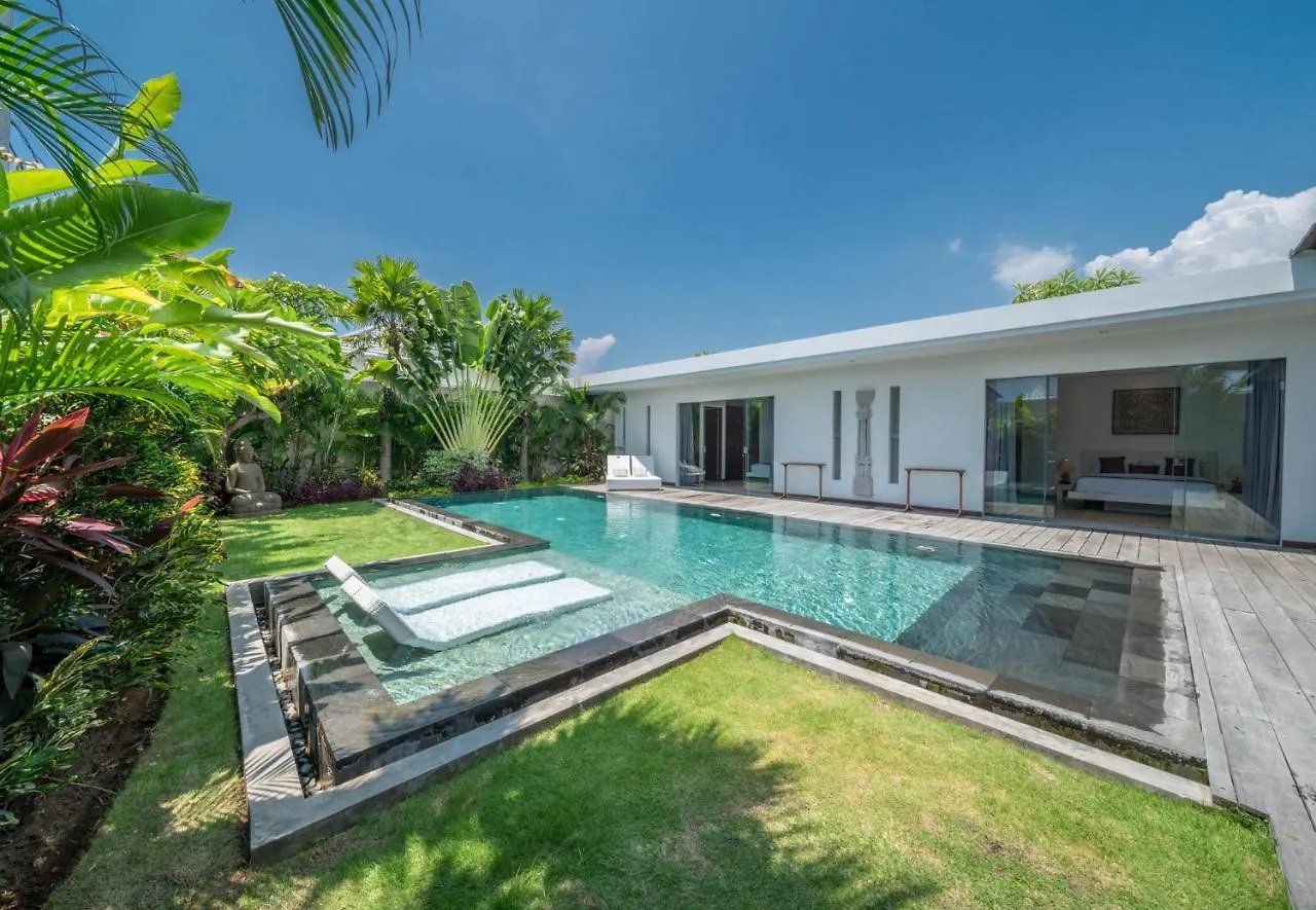 Villa Tira - Elegant 3Br In Central Seminyak