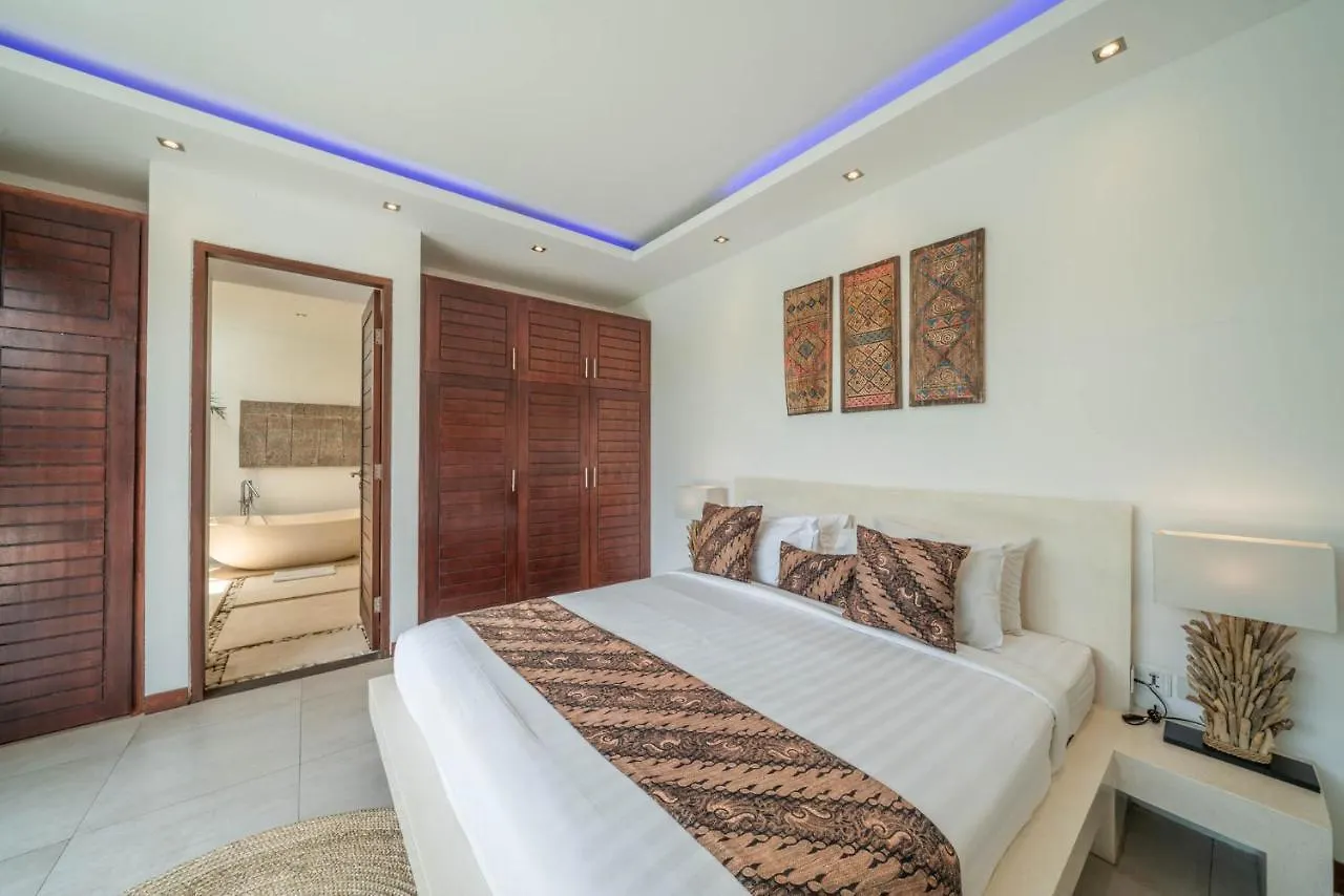 Villa Tira - Elegant 3Br In Central Seminyak