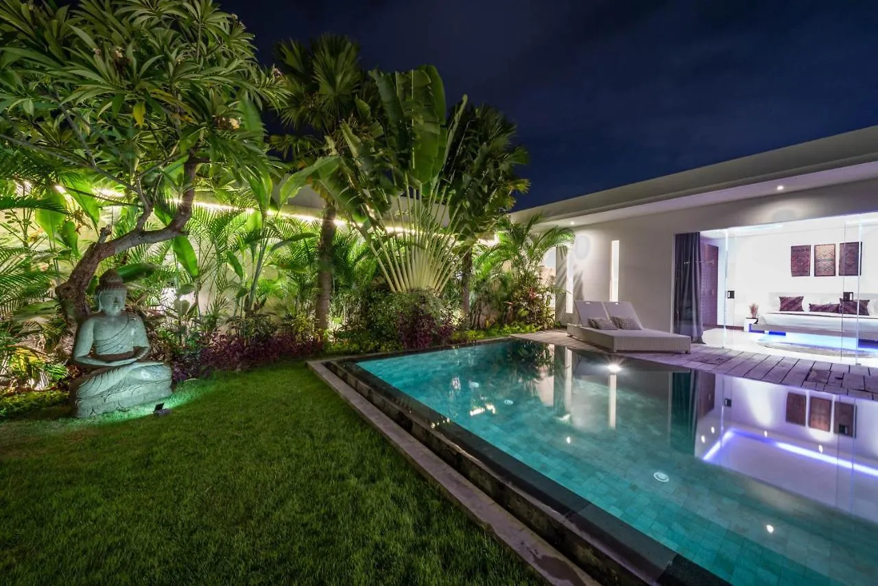Villa Tira - Elegant 3Br In Central Seminyak 0*, Семиньяк