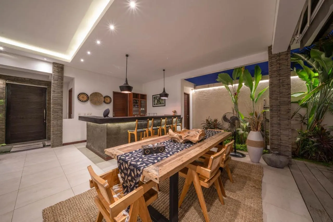 Villa Tira - Elegant 3Br In Central Seminyak Индонезия