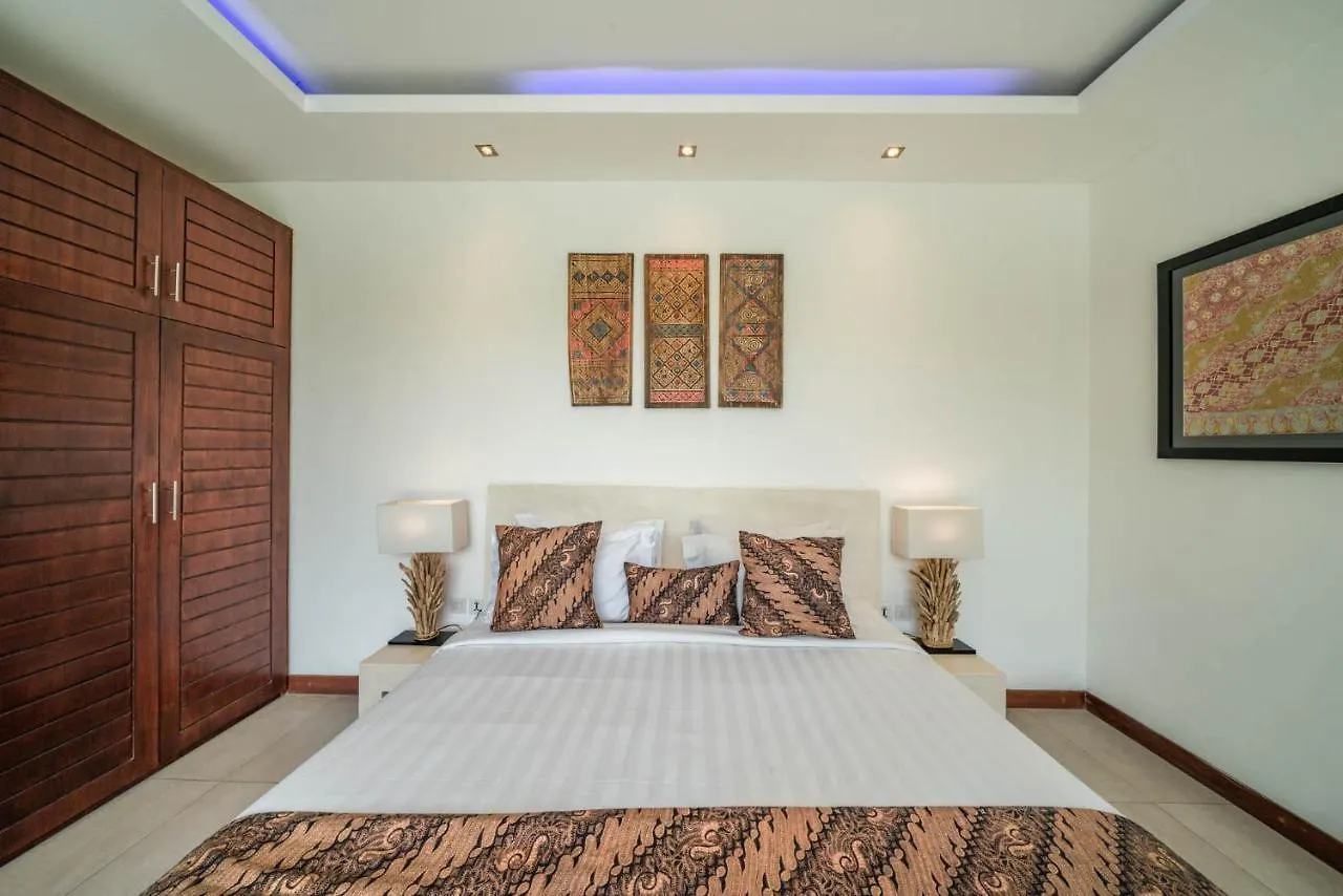 Villa Tira - Elegant 3Br In Central Seminyak Индонезия